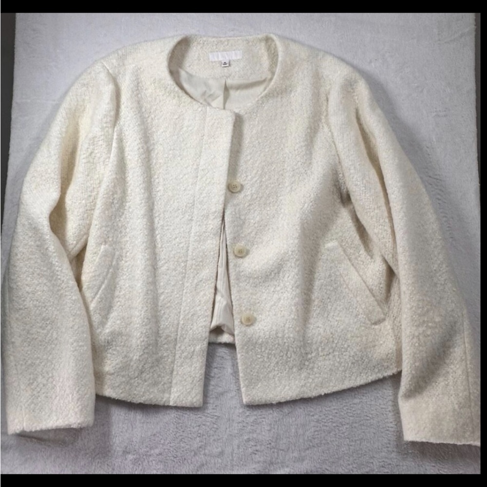 Uniqlo Cream A-Line Boucle Jacket with Hidden Buttons